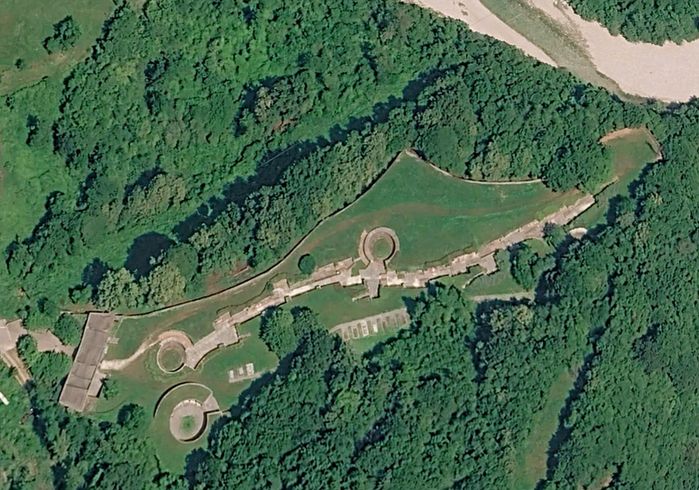 Friedhof Muda Mae, Luftbild