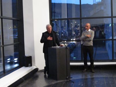 Ausstellungseröffnung und Feier "20 Jahre aut" – Kurzvorträge von Herwig van Staa (Landtagspräsident) und Arno Ritter (Leiter aut. architektur und tirol) und ein rauschendes Fest bis spät in die Nacht