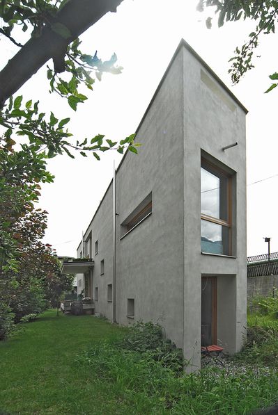 Ein schmales Haus, Absam, 2007 - 2016 (Architektur: Geri Blasisker)