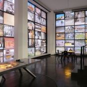Blick in die Ausstellung im aut, Bilderwand mit Ikonographie von Walter Angonese und Referenzen von Manfred Alois Mayr, © aut