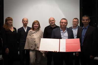 Anerkennung des Landes Tirol für die Grenobler Brücke in Innsbruck von Hans Peter Gruber und Thomas Sigl
