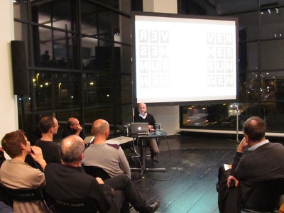 Buchpräsentation "Vermessungen. Tirol auf der Statistischen Couch" – Präsentation des aus Anlass des 20-Jahr-Jubiläums von aut herausgegebenen Buchs  "Vermessungen. Tirol auf der Statistischen Couch", das sich dem komplexen Phänomen Tirol widmet.