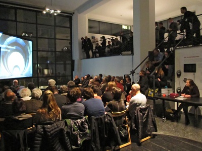 Vortrag von Friedrich Achleitner – Vortrag des renommierten Architekturhistorikers und Schriftstellers Friedrich Achleitner – vor über 20 Jahren erster Vortragender im Architekturforum Tirol – über die Denkmäler von Bogdan Bogdanovic.