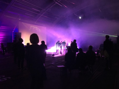 Zum Abschluss ein Konzert vom Traurigen Tropen Orchester in der neuen Remise der IVB.