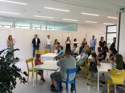 "Volksschule Fügenberg" – Führung mit dem Architekten Christian Öller durch die 2018 fertiggestellte Schule in der Gemeinde Fügenberg – in Kooperation mit Dorferneuerung Tirol