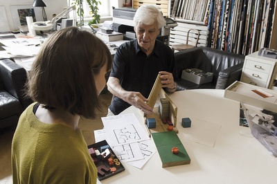 Julia Gaisbacher im Gespräch mit Eilfried Huth, 2017 – © Julia Gaisbacher Julia Gaisbacher im Gespräch mit Eilfried Huth, 2017