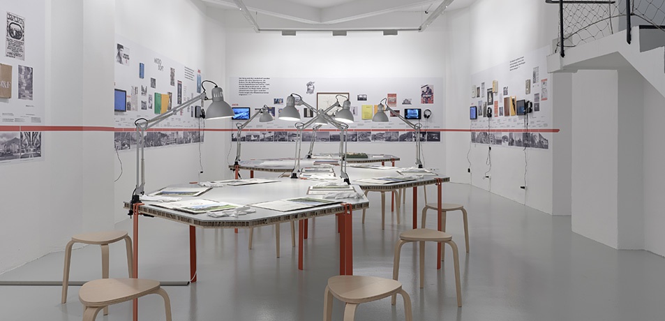 Blick in die Ausstellung "Widerstand und Wandel" im aut – © Nikolaus Schletterer Blick in die Ausstellung "Widerstand und Wandel" im aut