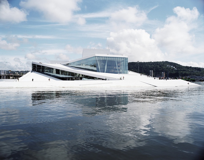 Das von Snøhetta in Oslo errichtete Opernhaus
