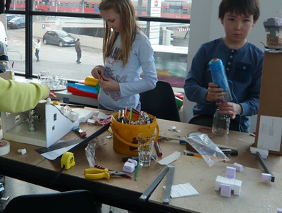 Fotos von Workshops und Exkursionen im Rahmen von "aut: kids"