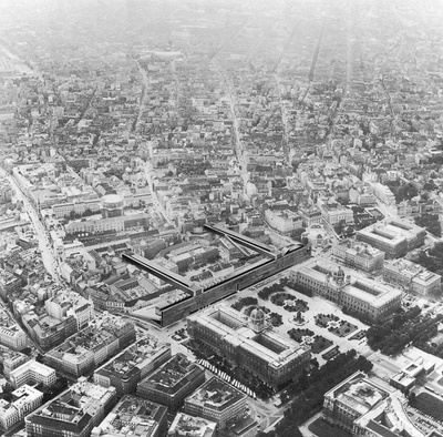 PAUHOF Architekten, Synthese Museum vor / über / in den ehemaligen Hofstallungen, 1987 – 2016 – © PAUHOF PAUHOF Architekten, Synthese Museum vor / über / in den ehemaligen Hofstallungen, 1987 – 2016