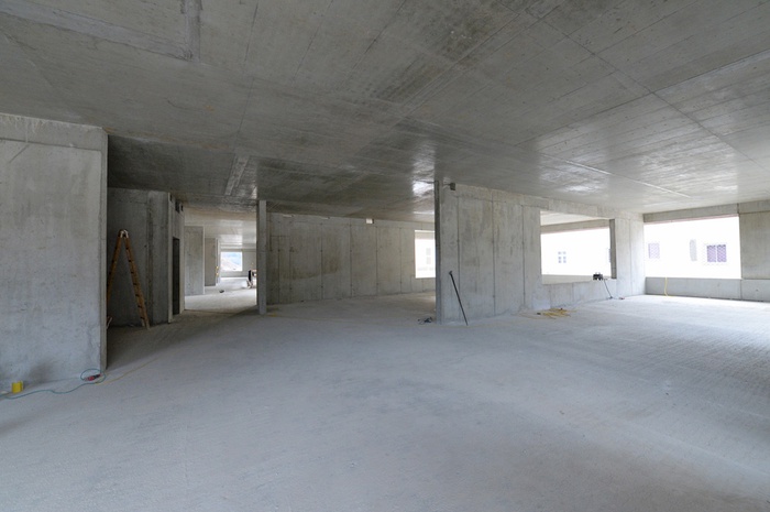 Werkstättengebäude der Tiroler Fachberufsschule Garten Raum und Mode