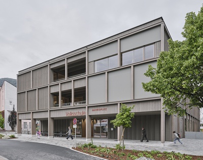 Volksschule am Kirchplatz, Wattens – © David Schreyer Volksschule am Kirchplatz, Wattens