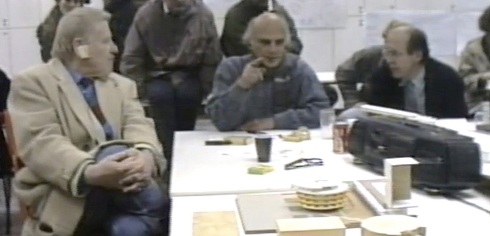 Jury des „Wettbewerbes“ Studentenwohnheim Innsbruck, 1992 (Filmstil ) – © Daniel Fügenschuh Jury des „Wettbewerbes“ Studentenwohnheim Innsbruck, 1992 (Filmstil )